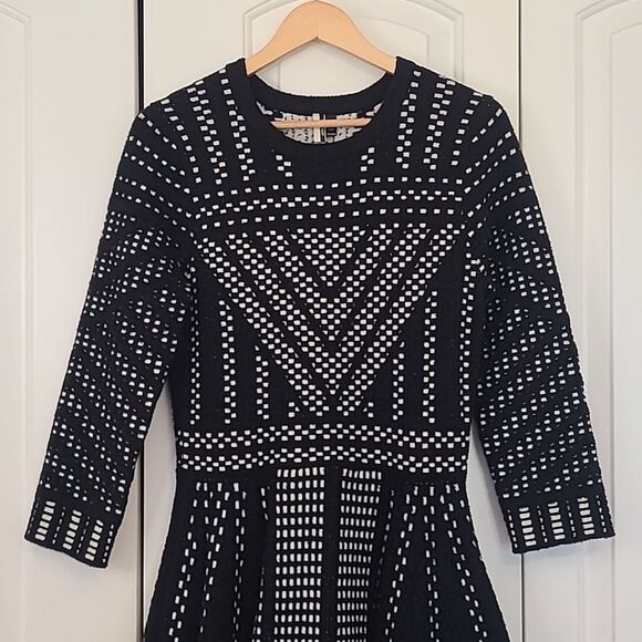 Top Shop Geometric Pattern Fit And Flare Knitted Mini Dress Black White Size US8 - Picture 5 of 14